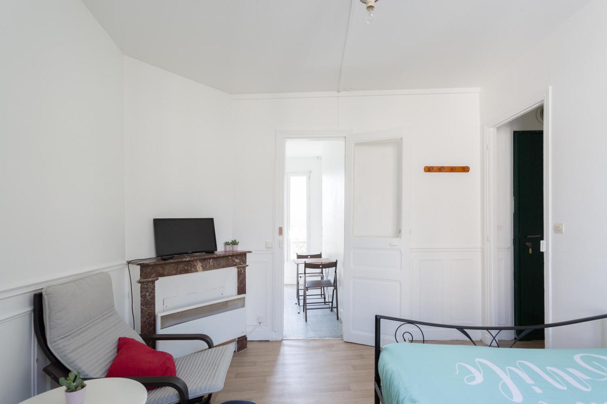 Studio Meuble Жантийи Экстерьер фото